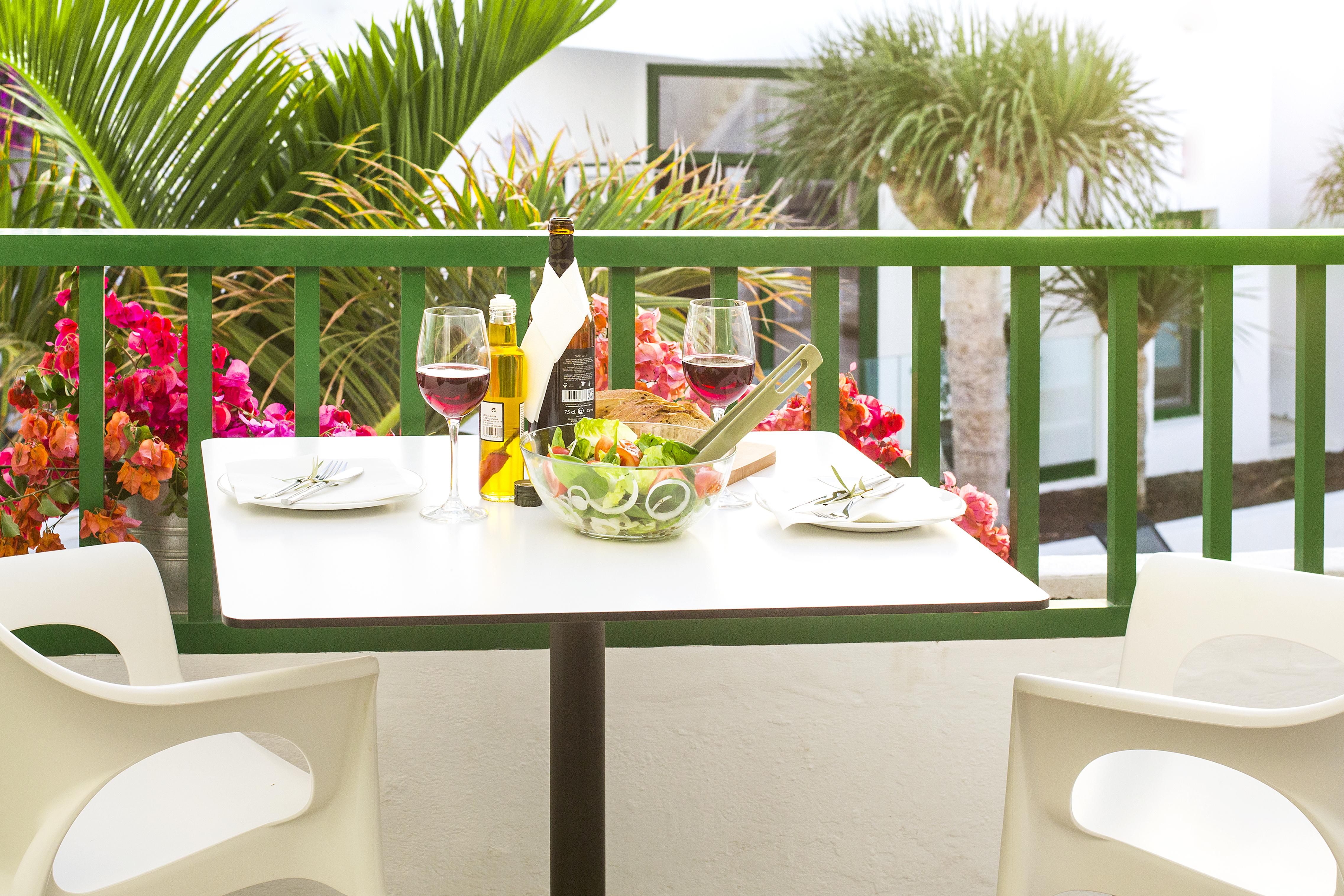 Apartamentos El Guarapo Costa Teguise Eksteriør billede