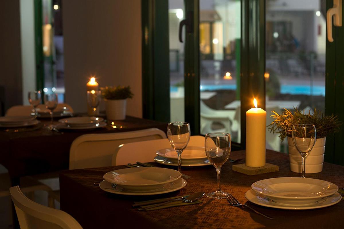 Apartamentos El Guarapo Costa Teguise Eksteriør billede