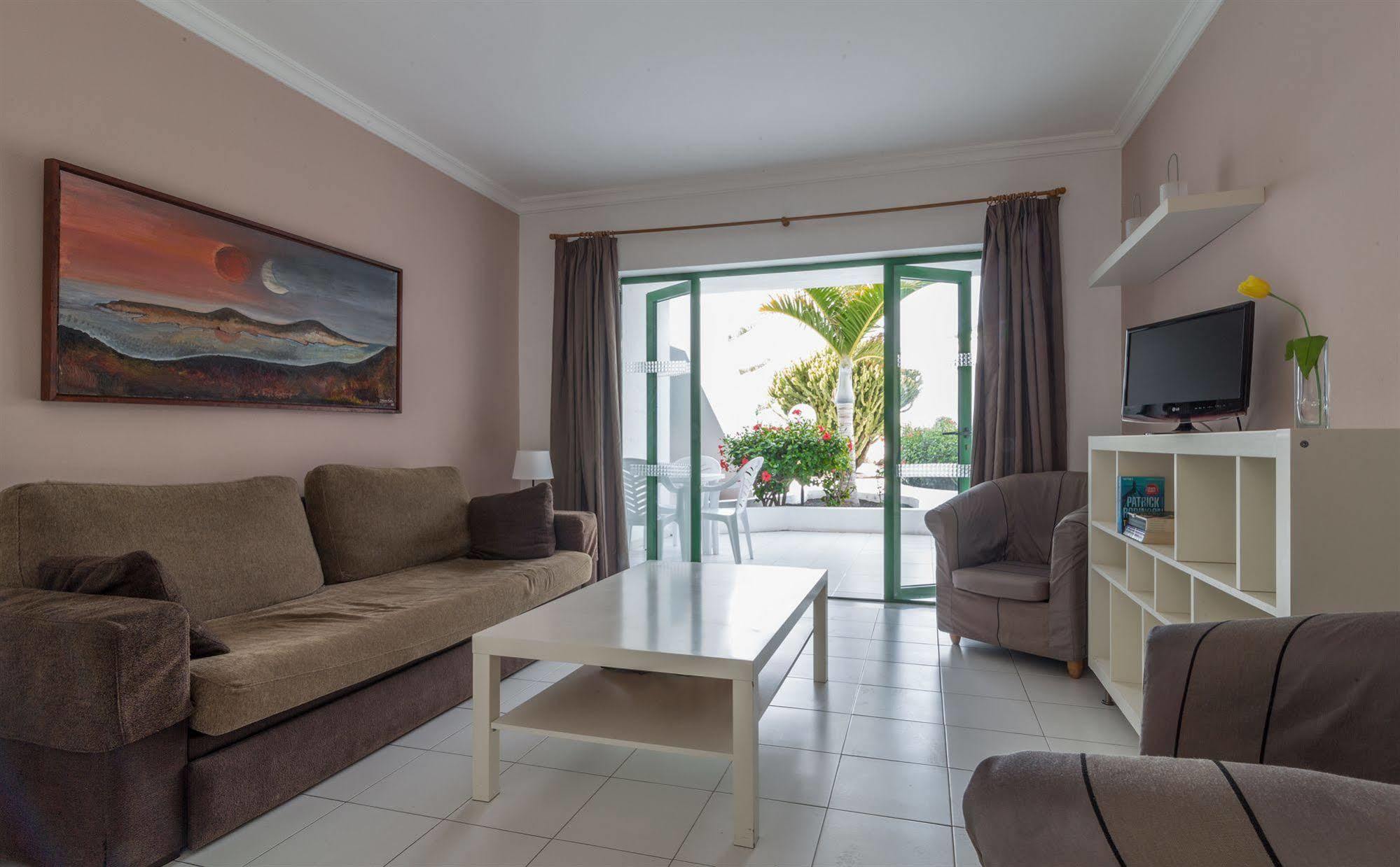 Apartamentos El Guarapo Costa Teguise Eksteriør billede